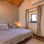 Cozy Pietra With Private Pool And Whirpool Šišan