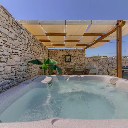 Cozy Pietra With Private Pool And Whirpool Βίλα *