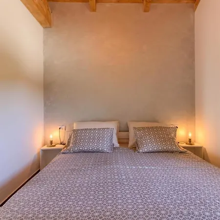 Βίλα Cozy Pietra With Private Pool And Whirpool *