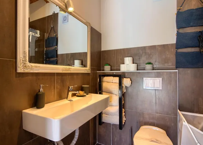 Cozy Pietra With Private Pool And Whirpool Šišan