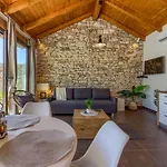 Cozy Pietra With Private Pool And Whirpool