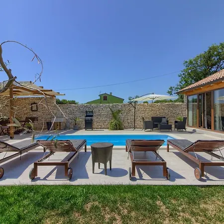 Cozy Pietra With Private Pool And Whirpool Villa