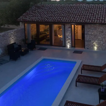 Cozy Pietra With Private Pool And Whirpool * Sisan