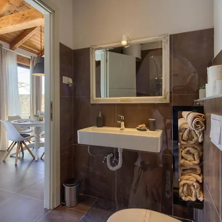 Cozy Pietra With Private Pool And Whirpool Villa Sisan