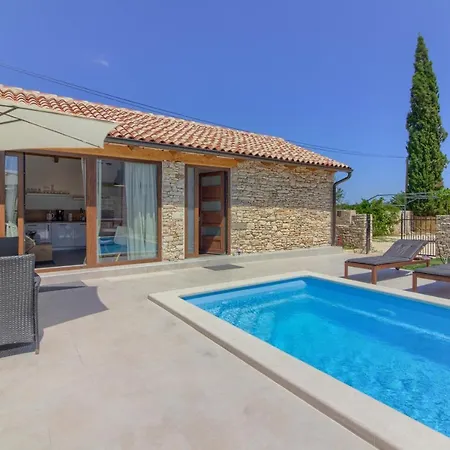 Villa Cozy Pietra With Private Pool And Whirpool