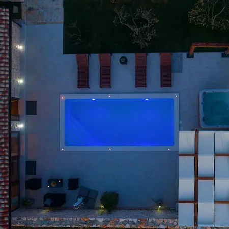 Cozy Pietra With Private Pool And Whirpool