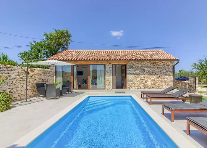 Vila Cozy Pietra With Private Pool And Whirpool *