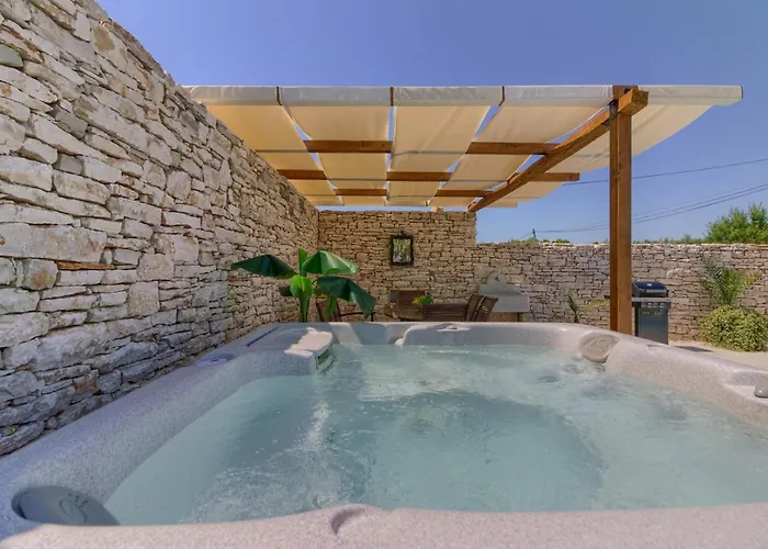 Cozy Pietra With Private Pool And Whirpool Villa *