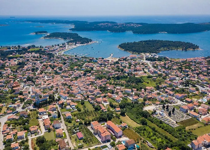 Villa Cozy Pietra With Private Pool And Whirpool Sisan