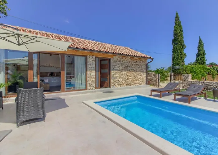 Villa Cozy Pietra With Private Pool And Whirpool